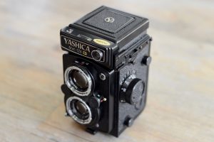 Yashica Mat-124G Front